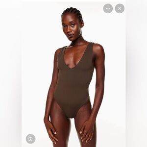 Aritzia Contour V Neck Bodysuit Rich Mocha Brown NWT